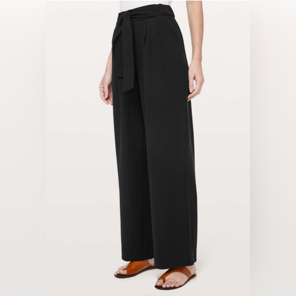Lululemon Noir Pants. Black. Size 2.